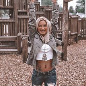 Meet your Posher, Riley